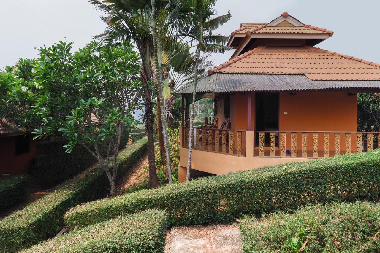 OYO 758 Phufatara Resort Ban Mae Khachan Esterno foto